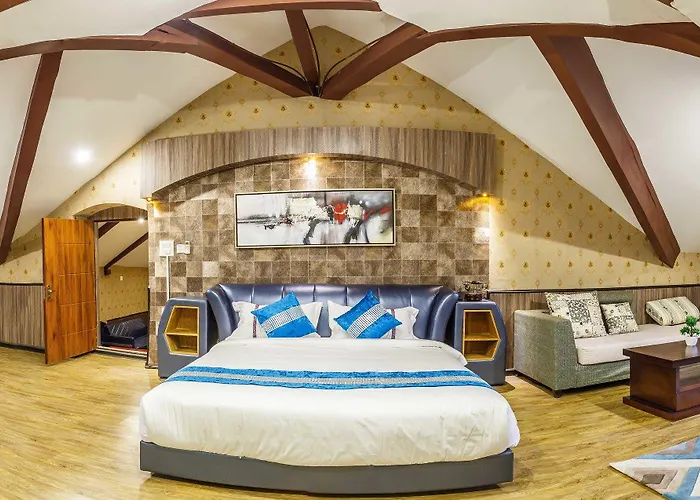 Royal Empire Boutique Hotel 3*