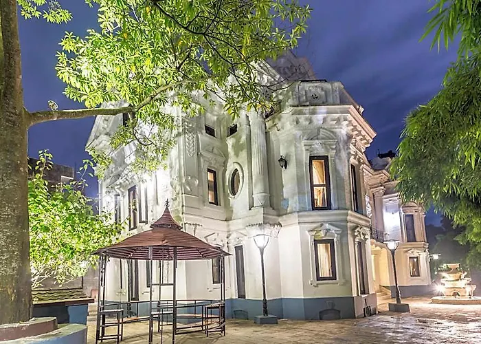 Royal Empire Boutique Hotel 3*
