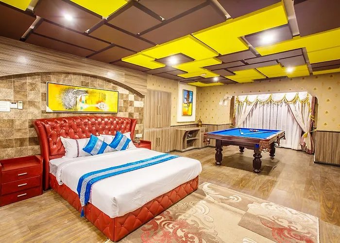 Royal Empire Boutique Hotel 3*